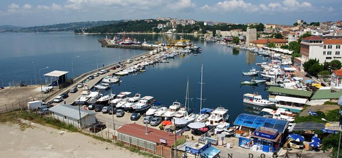 Sinop Limanı'nda gezi tekneleri denetlendi