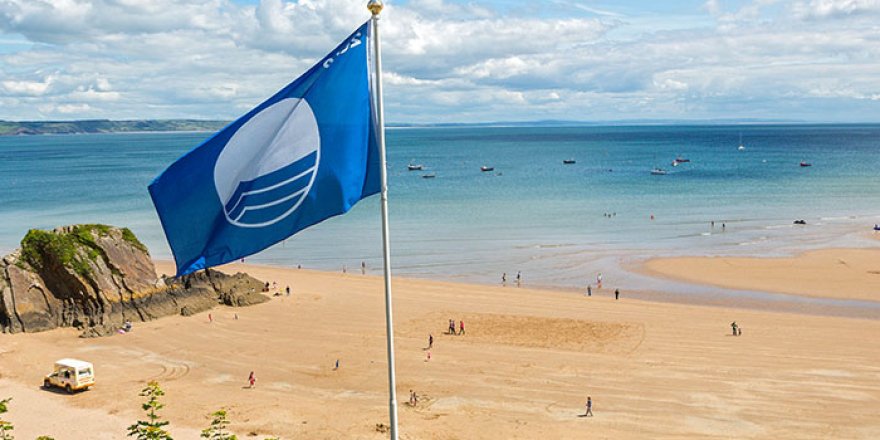 Bakan Ersoy: “Ülkemizin 16 plajında daha mavi bayrak dalgalanacak”
