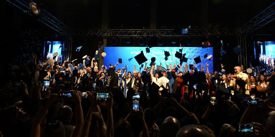 Piri Reis Üniversitesi 2023-2024 Akademik Yılı Mezuniyet Töreni Yapıldı