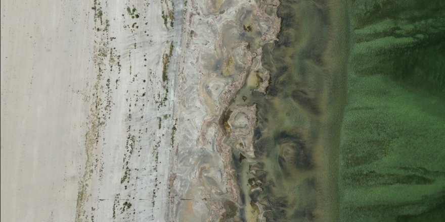 Eğirdir Gölü'nde Sular 2 Metre Çekildi, Koku Tehdidi Başladı