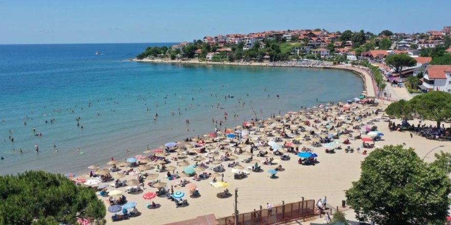 Kandıra'daki Bazı Sahillerde Denize Girmek Yasaklandı