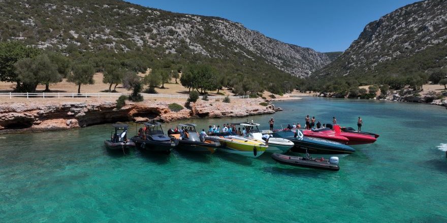 Alaçatı’da Powerboat Rüzgarı: Motor Sesleri Sahillere Taşındı