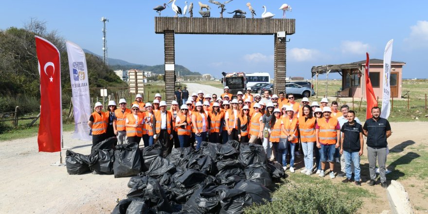 Karacabey'in Yeniköy Sahillerinde Gönüllü Temizlik Hareketi