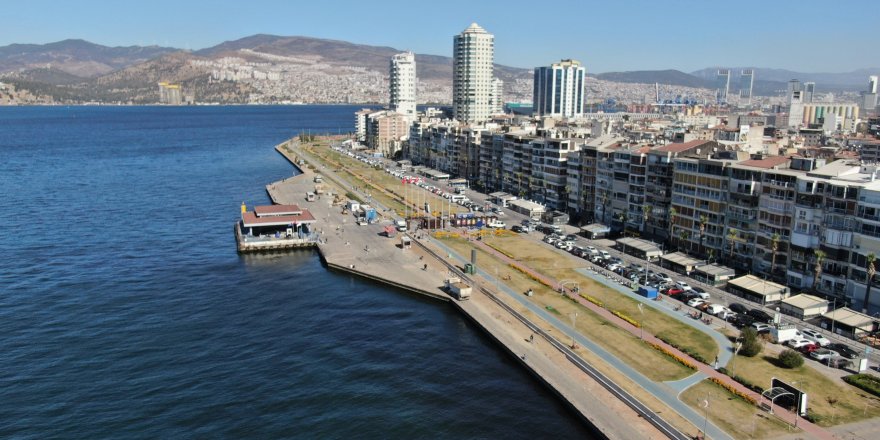 İzmir Kordon'da Taşkınlara Karşı Kurulan Beton Bariyerlerin Yüzde 60'ı Bitti