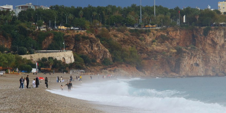 Kar, Yağmur, Güneş: Antalya 4 Saatte 3 Mevsimi Yaşadı