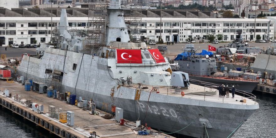 Milli Karakol Gemisi TCG AKHİSAR Yerli ve Milli Silah Sistemleriyle Dikkat Çekiyor