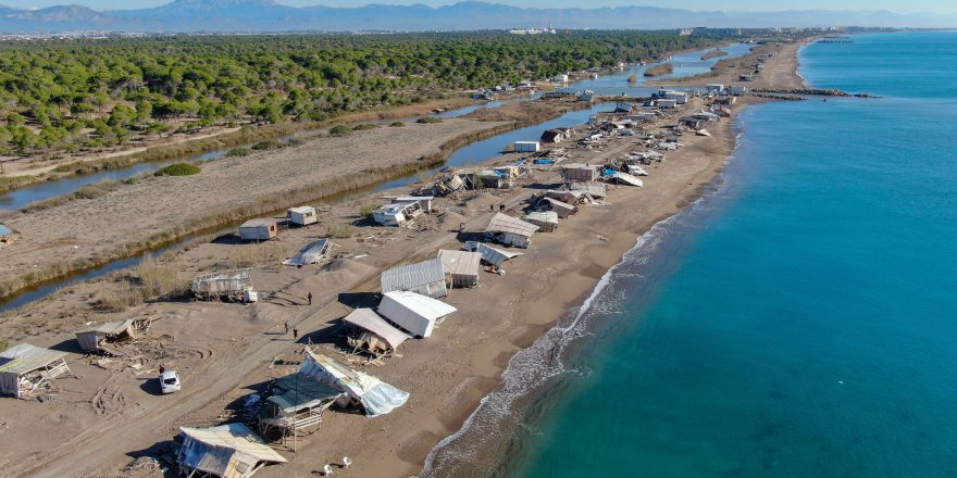 Antalya'da Denize Sıfır Çardaklar Tarihe Karıştı, Sahil Halkın Kullanımına Açılacak