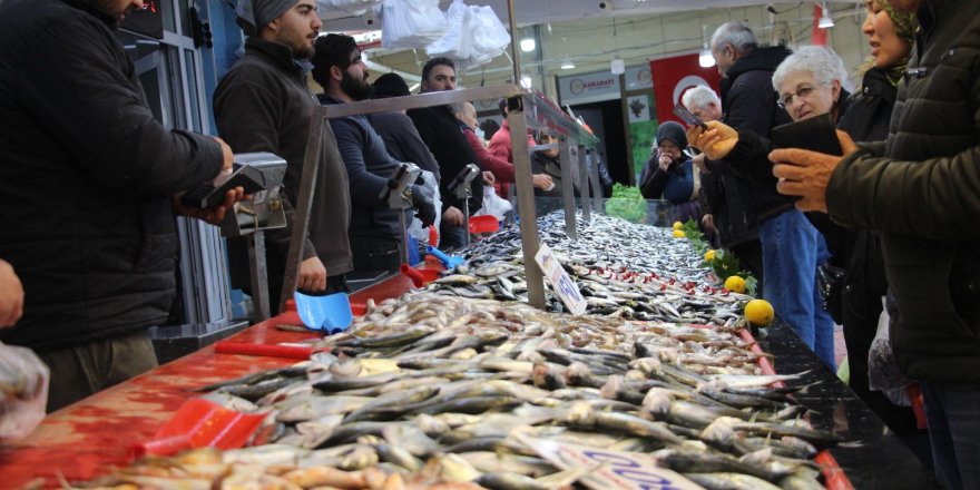 Hamsi Bir Haftada 50 lira Birden Düştü: Rağbet Arttı