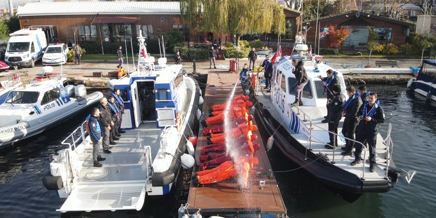 Yalova’da Zorlu Gemi Adamı Eğitimini Tamamlayan Polisler Sertifikalarını Aldı