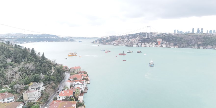 İstanbul Boğazı'nda Balıkçı Tekneleri Akıntıya Kapıldı