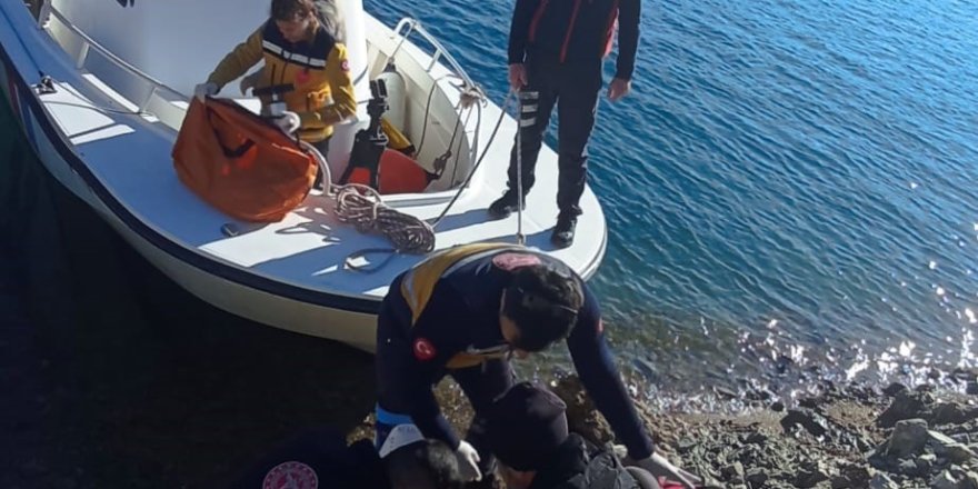 Balık Tutarken Kayalıktan Düşen Vatandaş Kurtarıldı