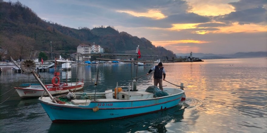 Baba Yadigarı Tekne ile 40 Yıldır Balıkçılık Yapıyor