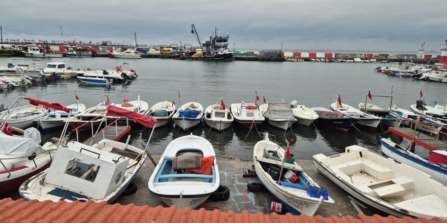 Poyraz Fırtınası Nedeniyle Balıkçılar Denize Açılamadı