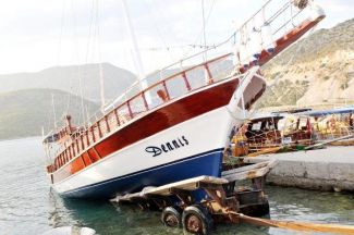 Kekova'da yatlar denizle buluştu