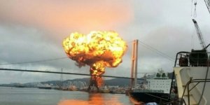 Petrol tankerinde patlama: 9 denizci yaralı