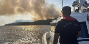 Ayvacık'taki Yangında Mahsur Kalan 99 Kişi Sahil Güvenlik Ekiplerince Kurtarıldı
