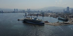 İzmir’de Kruvaziyer Bereketi: Bin 800 Kişilik Gemi Limana Yanaştı