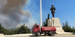 Eceabat'taki Orman Yangını Rüzgarın Etkisiyle Büyüyor