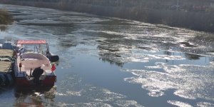 Ardahan'da Kura Nehri Buz Tuttu