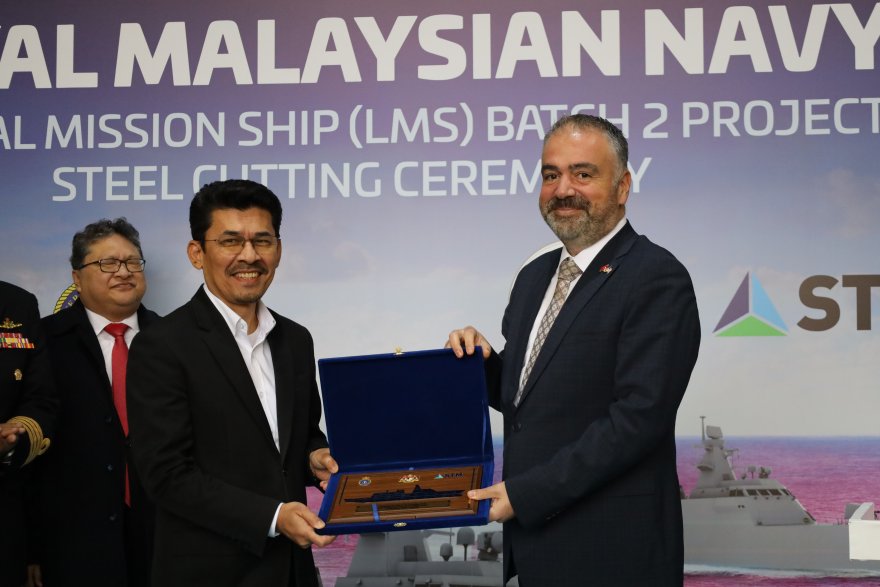 royal-malaysian-navy-lms-batch-2-stell-cutting-ceremony-5.jpeg